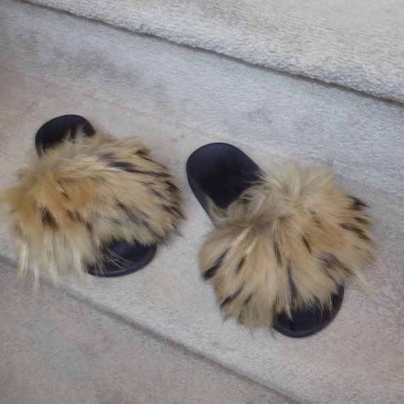 2 PC Fur Vest & Slides Set - Picture 4 of 6